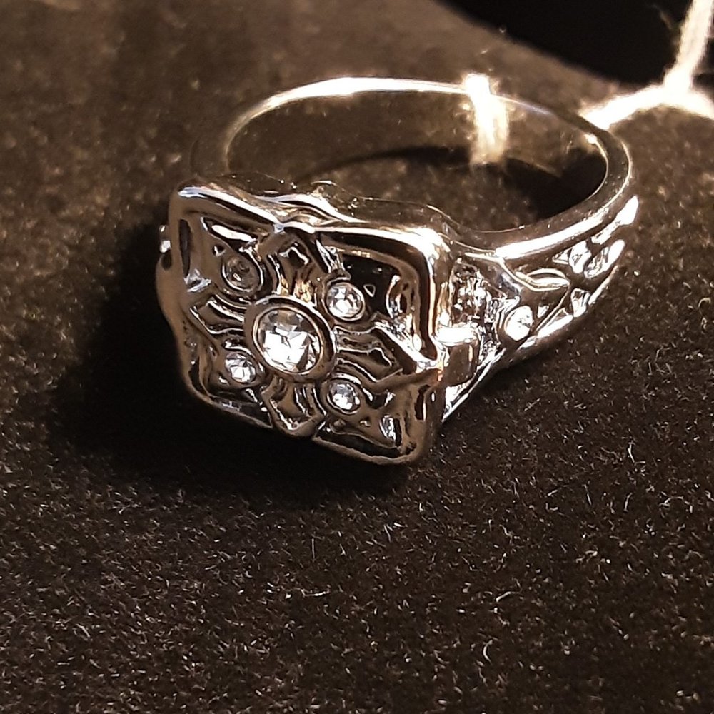 .925 Poison Ring with Clear Stone Accents Size 8